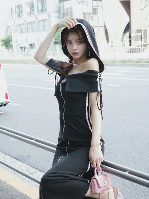 オーバーフードオフショルスウェットワンピース