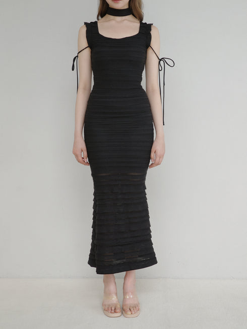 バックオープンフリルレースワンピース