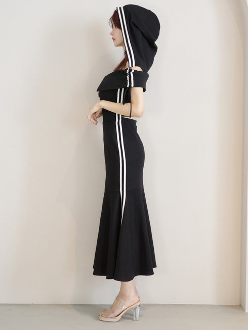 オーバーフードオフショルスウェットワンピース