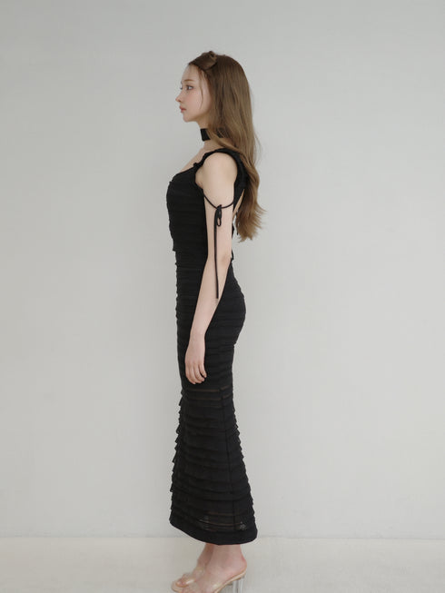 バックオープンフリルレースワンピース