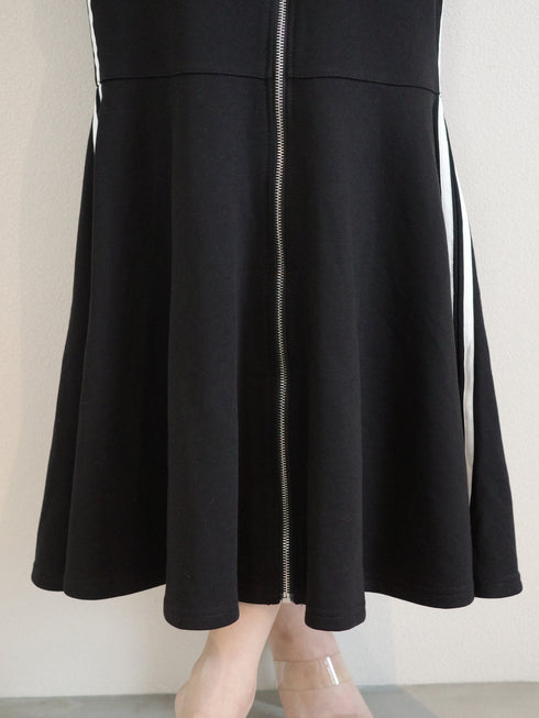 オーバーフードオフショルスウェットワンピース