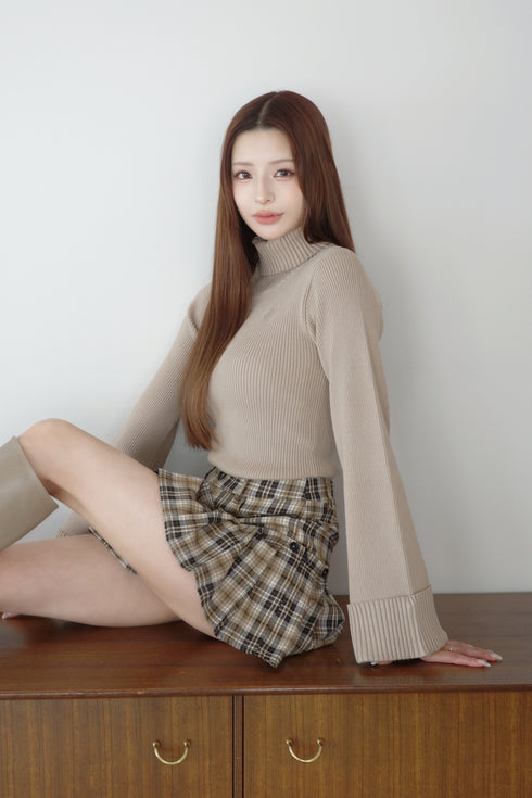 フレアスリーブタートルニットトップス