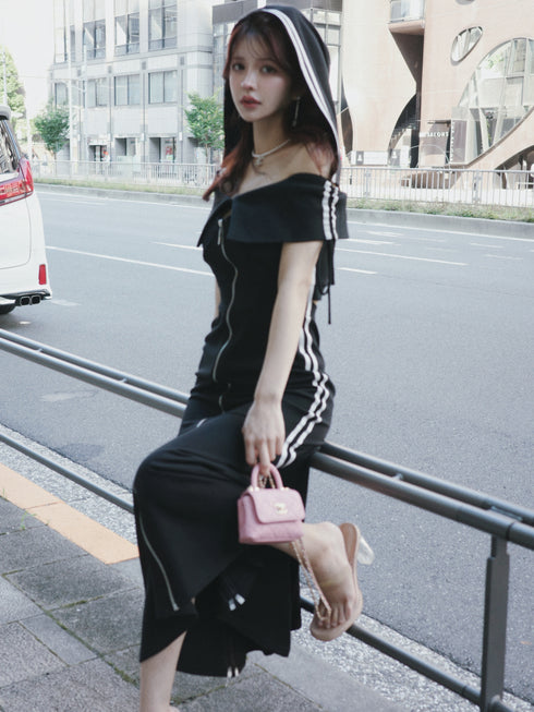 オーバーフードオフショルスウェットワンピース