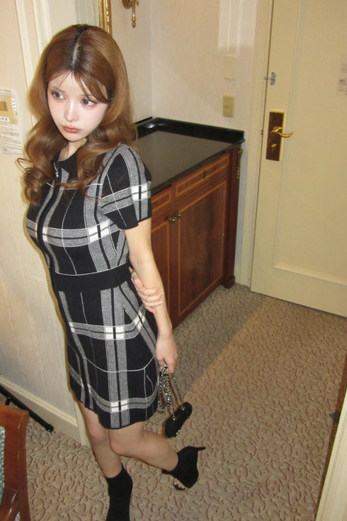 カービープレイドニットワンピース