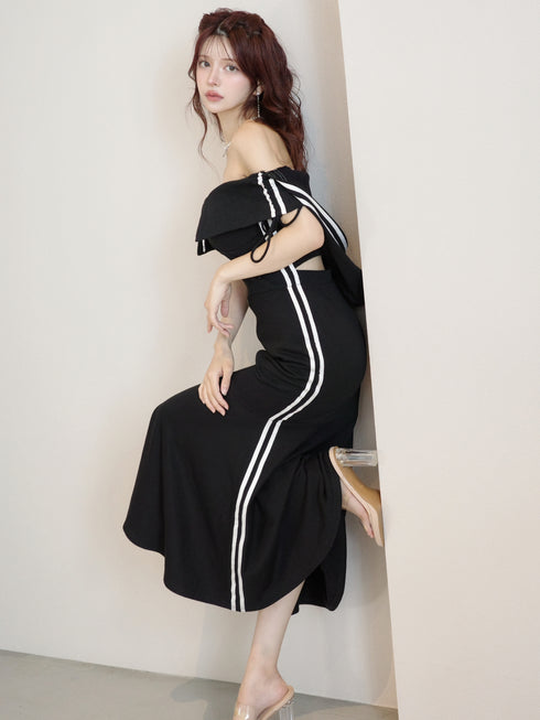 オーバーフードオフショルスウェットワンピース