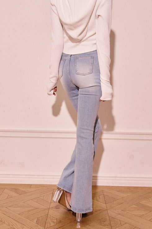 桃尻フレアデニム