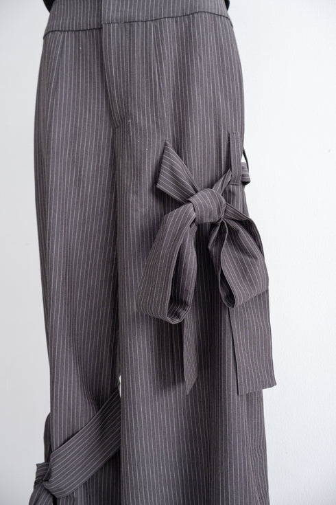 レースピンストライプスラックスセットアップ