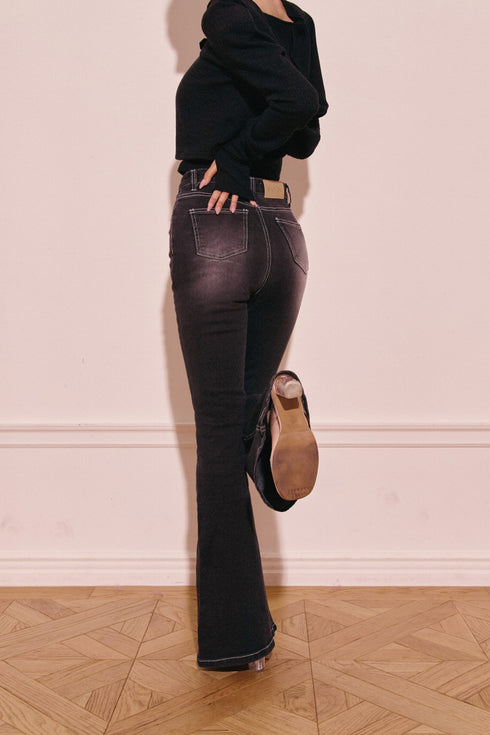 桃尻フレアデニム