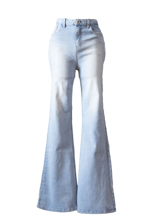 桃尻フレアデニム