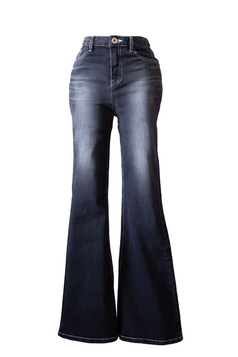 桃尻フレアデニム