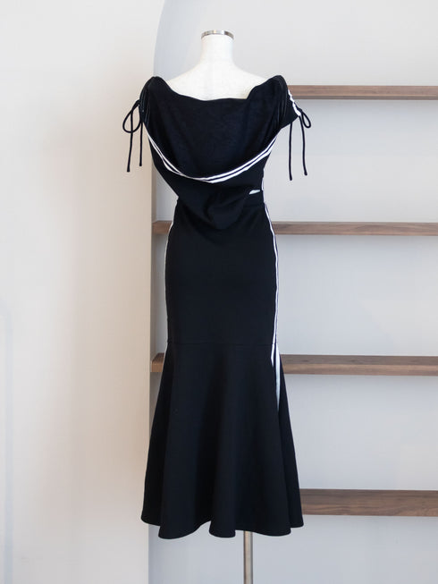 オーバーフードオフショルスウェットワンピース