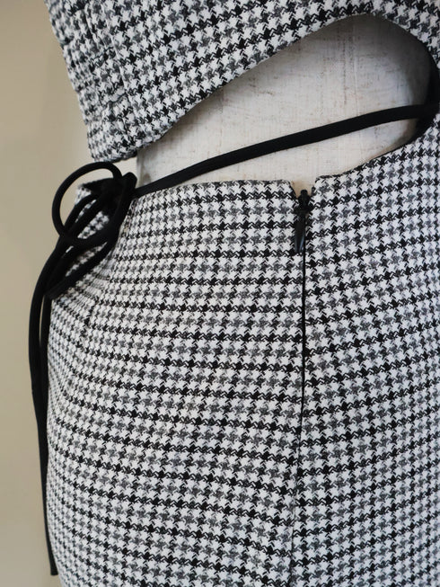 バックオープンハウンドチェックワンピース