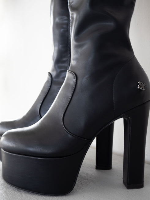 スリムレザープラットフォームロングブーツ